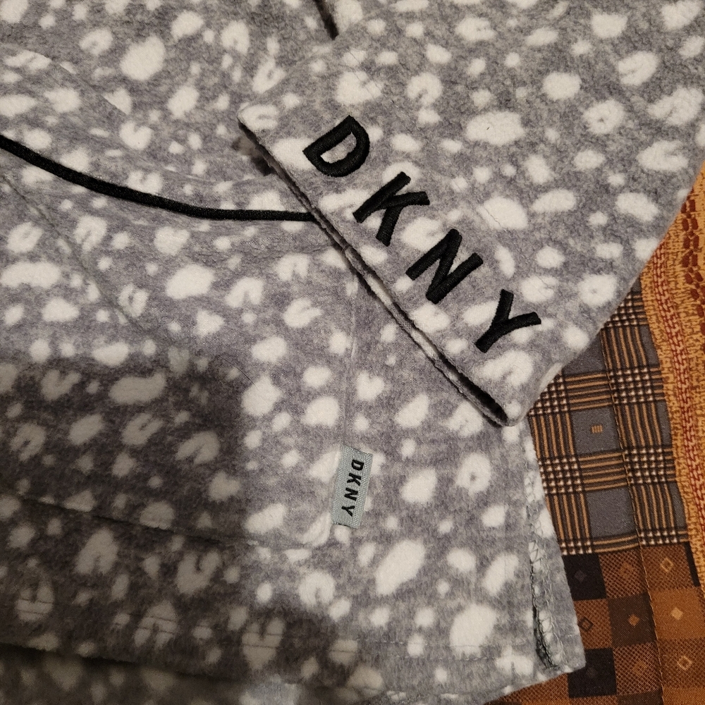 DKNY Pajama Button-Up Long Sleeve Top Grey White Women's Size X-Small XS Shirt - Picture 3 of 9